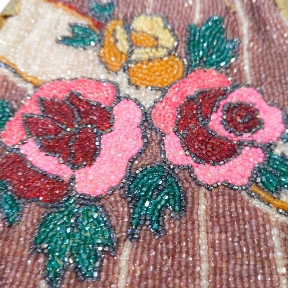 Antique 1920s Micro Beaded Purse Rose Floral Flapper Bag w/ Mirror 1929 Card Vtg - Picture 4 of 14